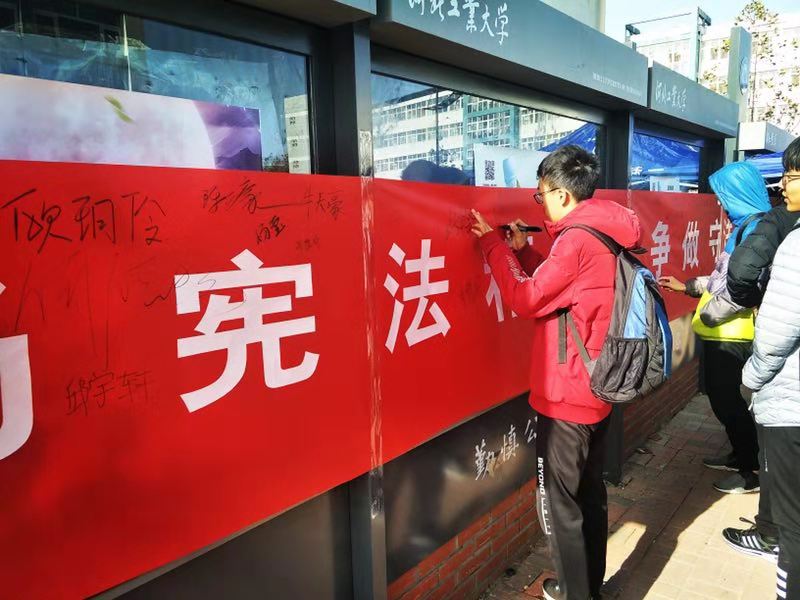 黄色片